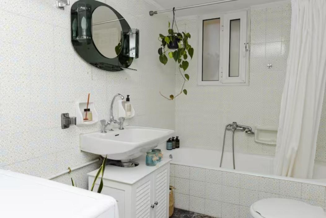 Urban-Vintage Choice 10 Minutes From Acropolis - One Bedroom Атина Екстериор снимка